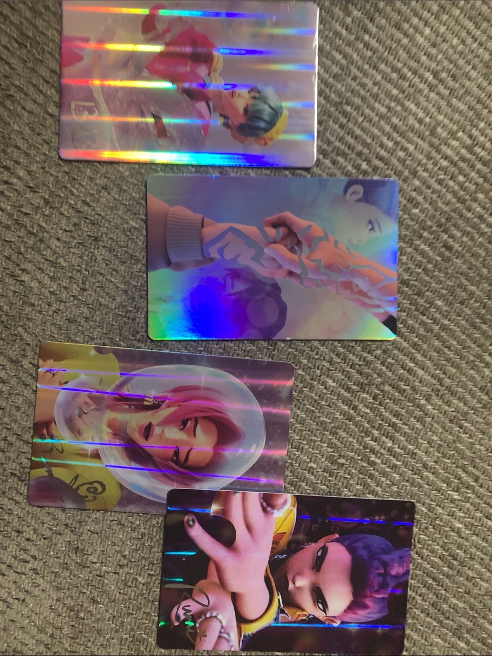 SENDOFFERS holographic  Character McDonald’s K-pop demon hunters collectors card